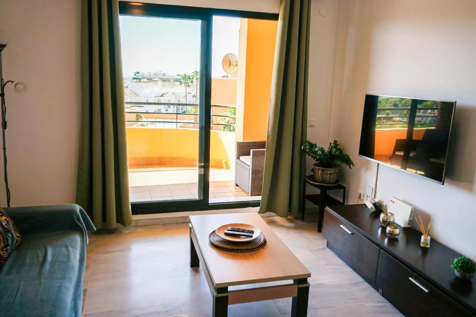 Casa Diamante: Sunny 2Br/2Ba Apartment In Mijas